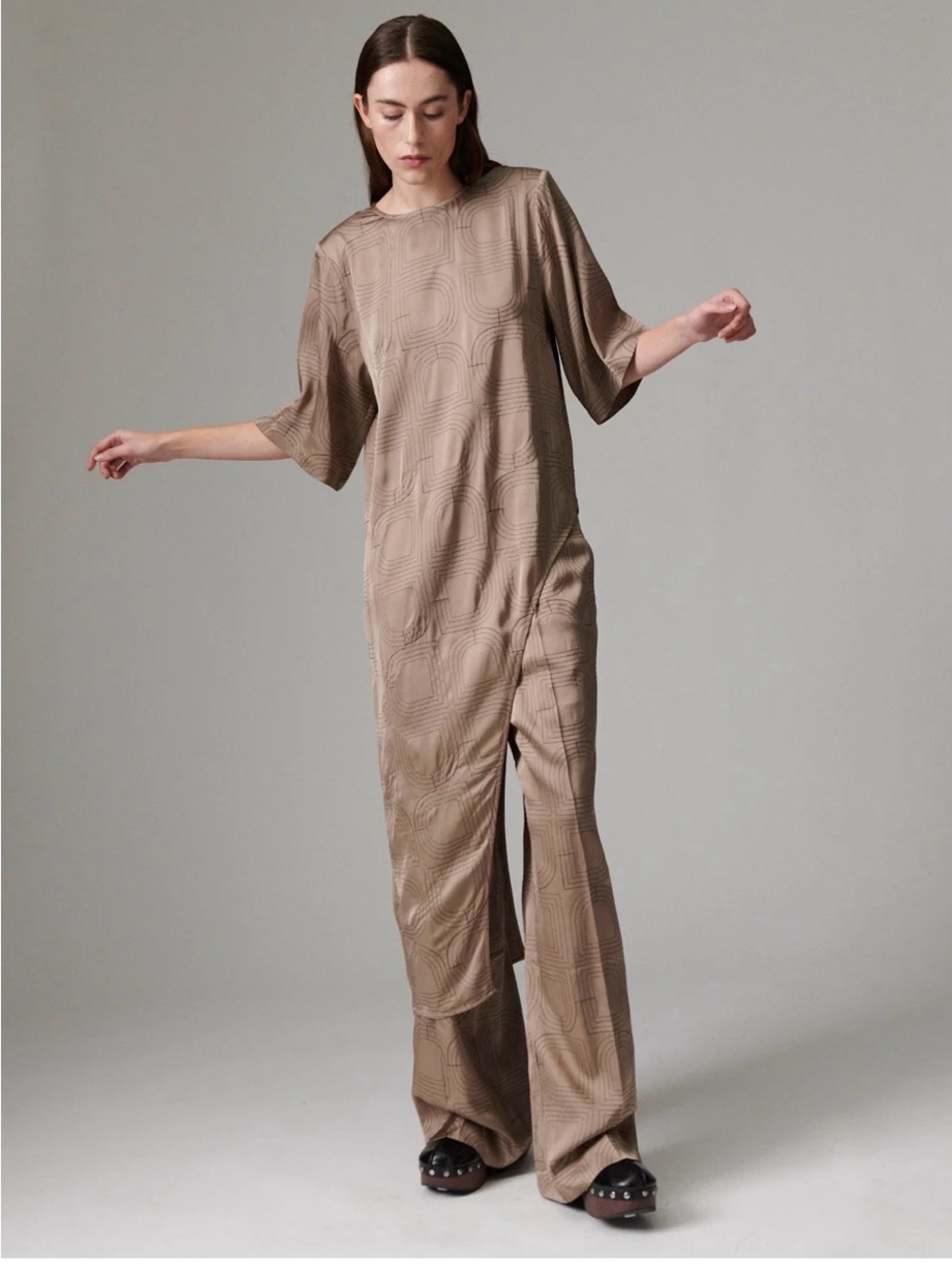 Day Birger Taupe Textured Tunic Top asymmetrical Relaxed Short Sleeve NWT - Picture 5 of 7